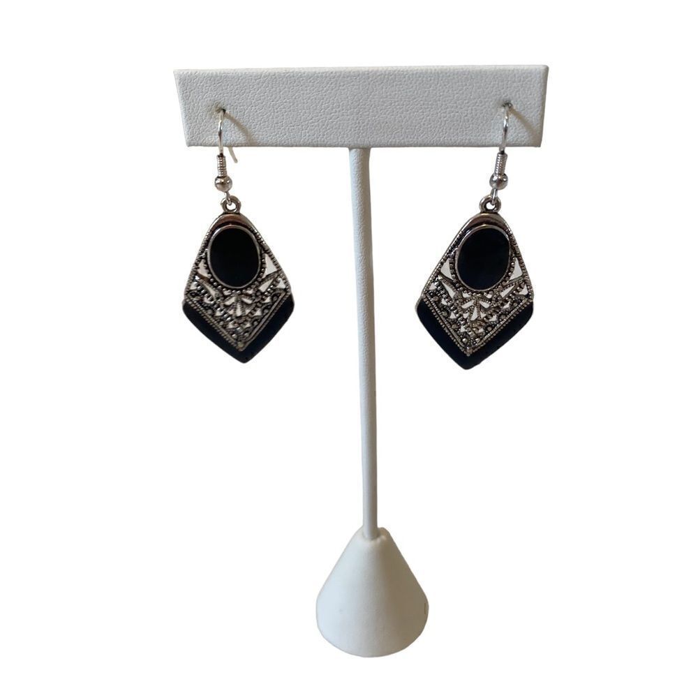 Vintage Black Stone Filigree Silver Toned Drop Earrings.